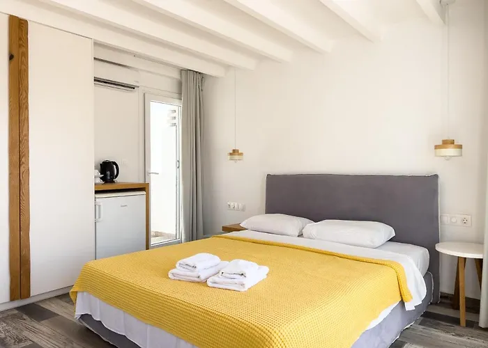 Aparthotel George Naxos City